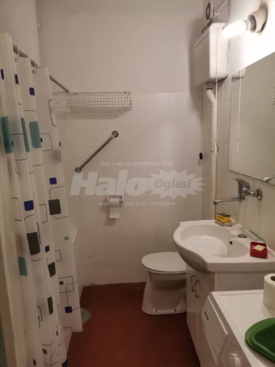 Izdaje se odličan stan u Bloku 70 — 10