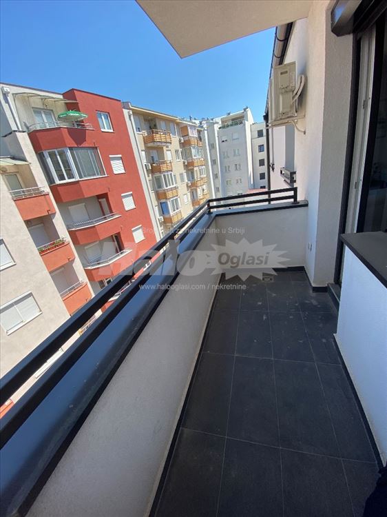 Izdaje se opremljen stan Živka Davidovića 107 AVIV — 8