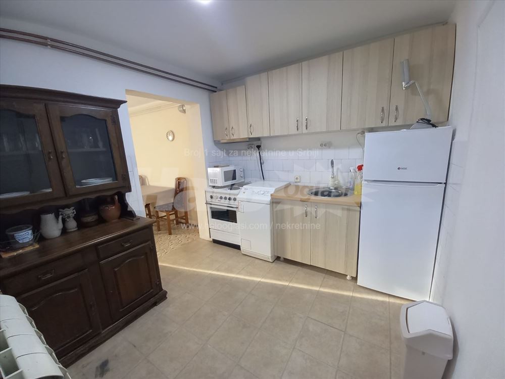 Izdaje se opremljena garsonjera na Banovom Brdu — 5