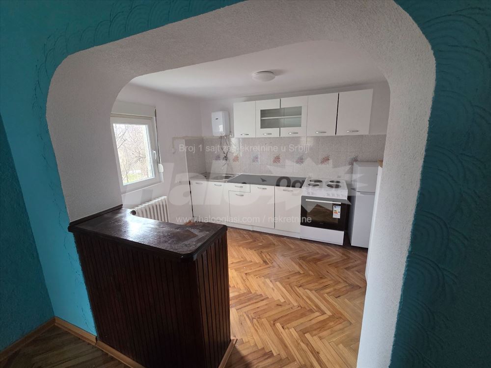 Izdaje se porodična kuća – 90m² – Veliki Mokri Lug — 12