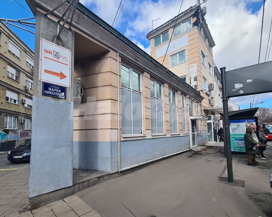 Izdaje se poslovni prostor 150m2 u centru Zemuna — 2