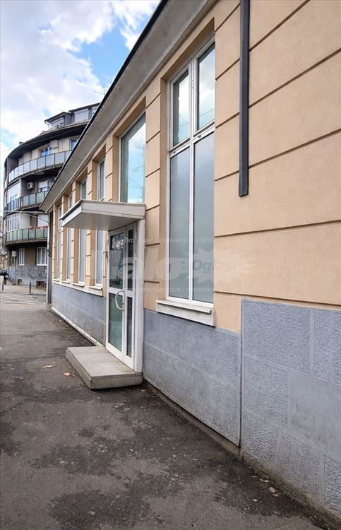 Izdaje se poslovni prostor 150m2 u centru Zemuna — 3