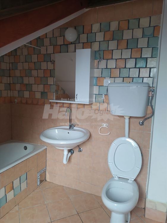Izdaje se prazan stan na Ceraku — 4