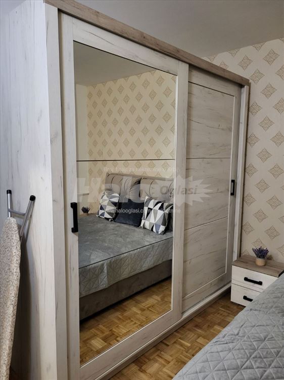 Izdaje se renoviran lepo opremljen stan — 8