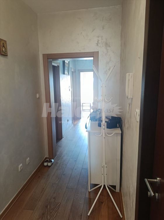 Izdaje se renoviran stan na mirnom mestu. — 8