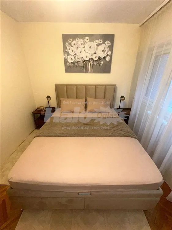 Izdaje se renoviran stan u centru grada — 5