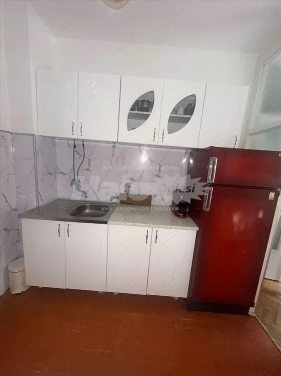 Izdaje se renoviran stan u centru grada — 12