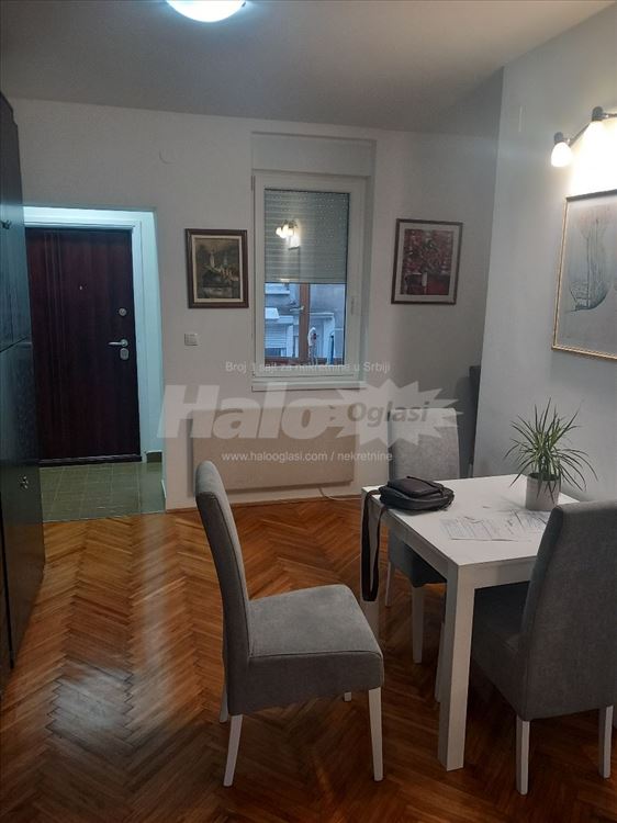 Izdaje se renoviran stan u centru,pogodan za par! — 6