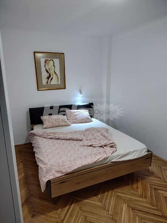 Izdaje se renoviran stan u centru,pogodan za par! — 15