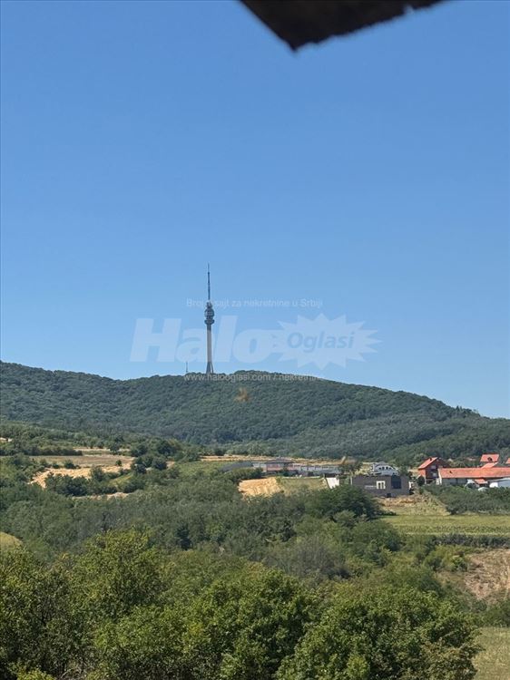 Izdaje se sprat kuće na duži vremenski period — 3