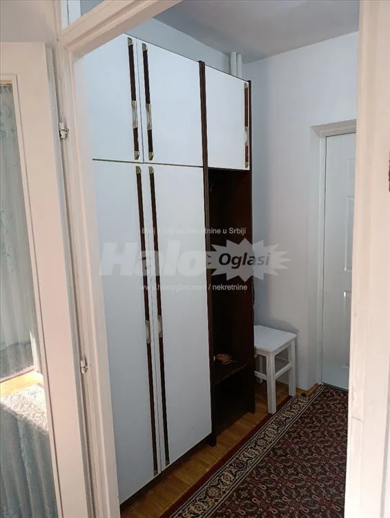 Izdaje se stan 50m² u Skojevskom naselju — 3