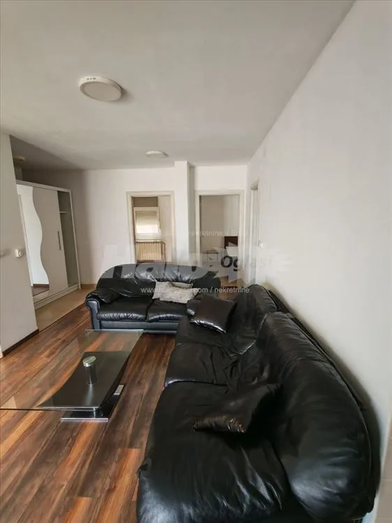 Izdaje se stan 70m2 — 2