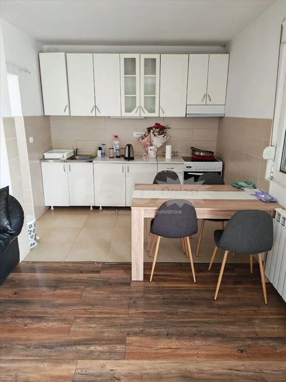 Izdaje se stan 70m2 — 9