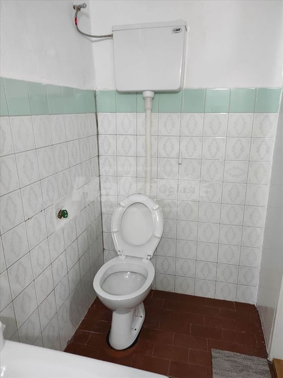Izdaje se stan.Blizu Bogoslovije.Depozit. — 5