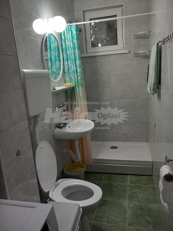 Izdaje se stan na Karaburmi — 8