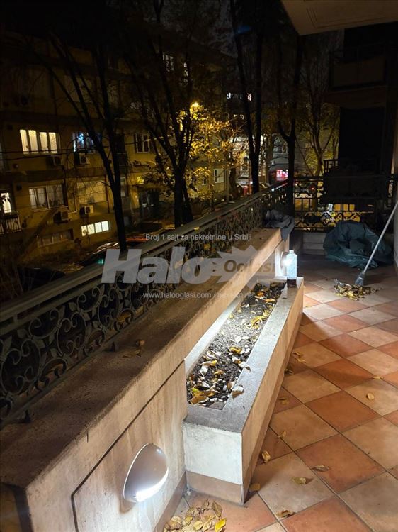 Izdaje se stan na Neimaru sa garažom — 7