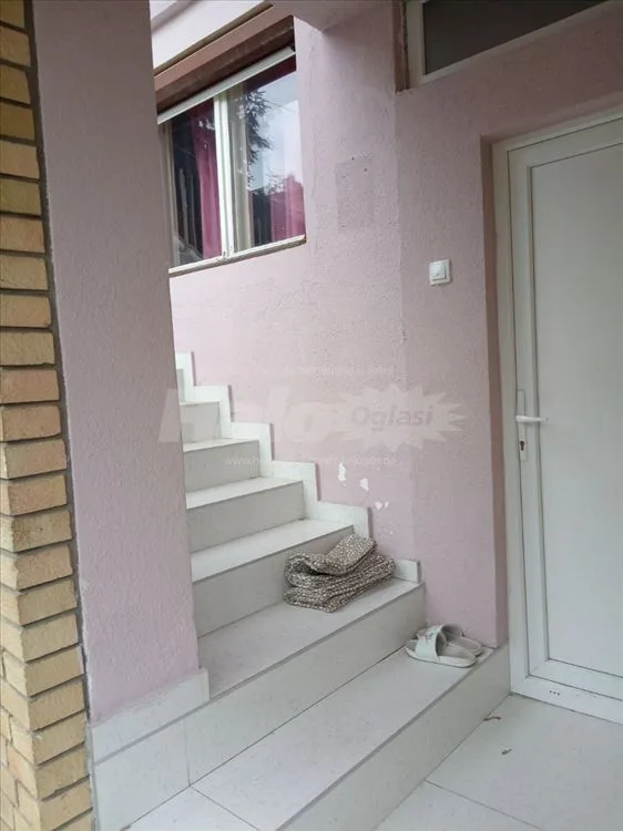 Izdaje se stan na Petlovom brdu — 4