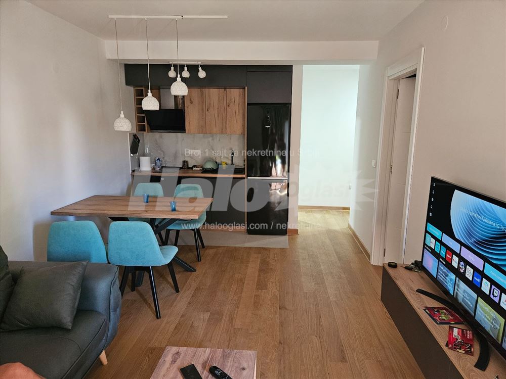 Izdaje se stan od 42,5m² — 2