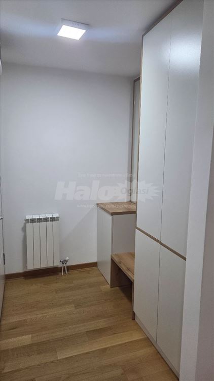 Izdaje se stan od 42,5m² — 4