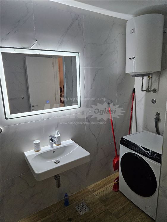 Izdaje se stan od 42,5m² — 9
