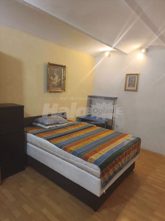 Izdaje se stan sa izlazom na dvorište-Centar Zemun — 7