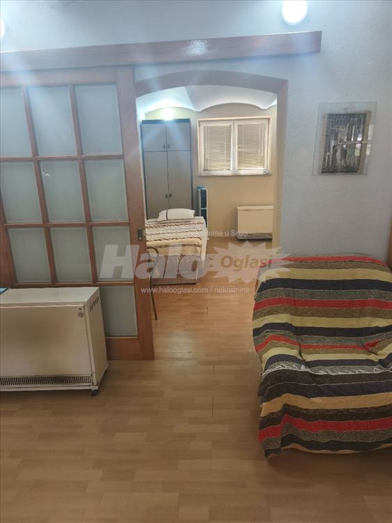 Izdaje se stan sa izlazom na dvorište-Centar Zemun — 9