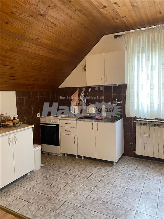 Izdaje se stan sa uračunatim troškovima — 8