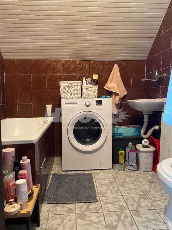 Izdaje se stan sa uračunatim troškovima — 9