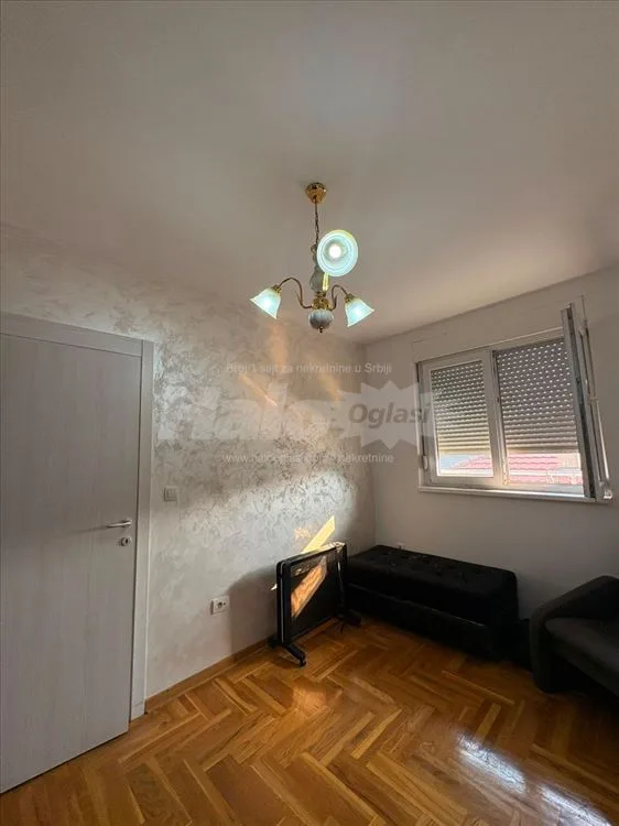 Izdaje se stan u Borči na top lokaciji — 8