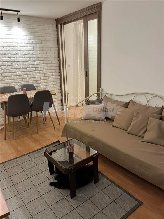 Izdaje se stan - u centru grada - 1.5 - 36m² — 2