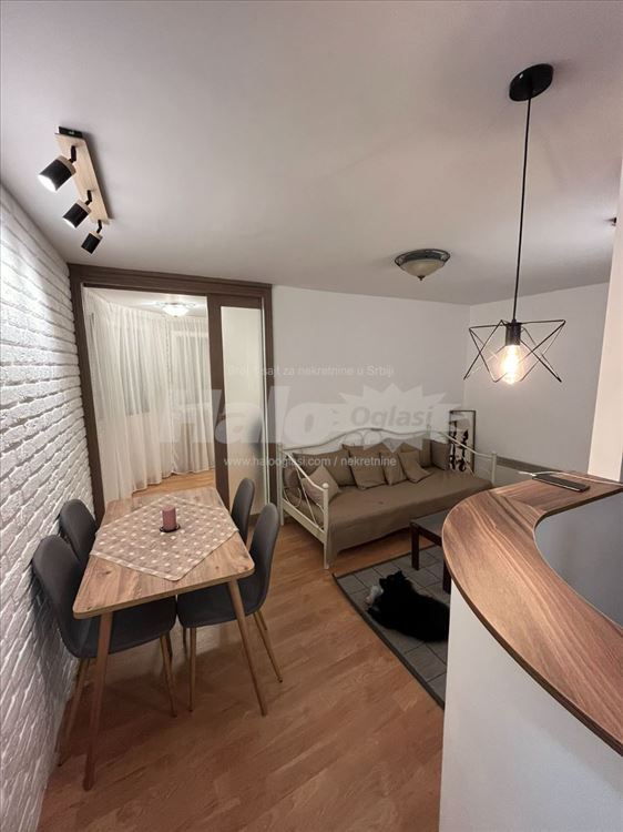 Izdaje se stan - u centru grada - 1.5 - 36m² — 3