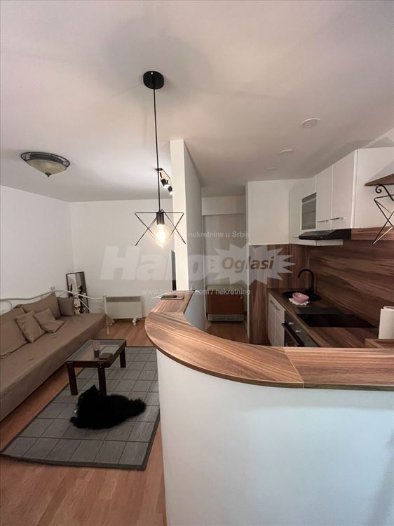 Izdaje se stan - u centru grada - 1.5 - 36m² — 5