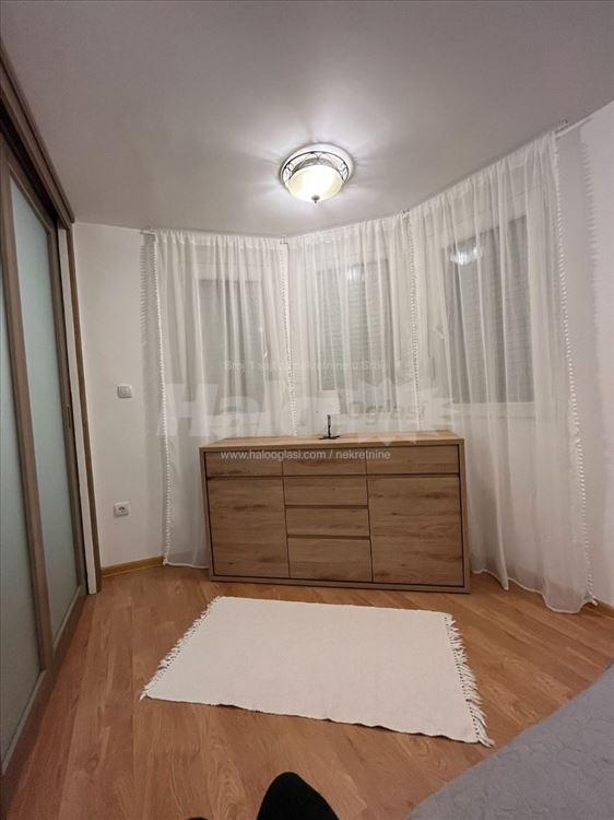Izdaje se stan - u centru grada - 1.5 - 36m² — 9