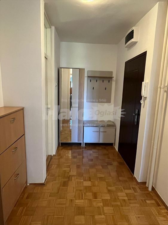 Izdaje se stan u Novom naselju , Batajnica — 3