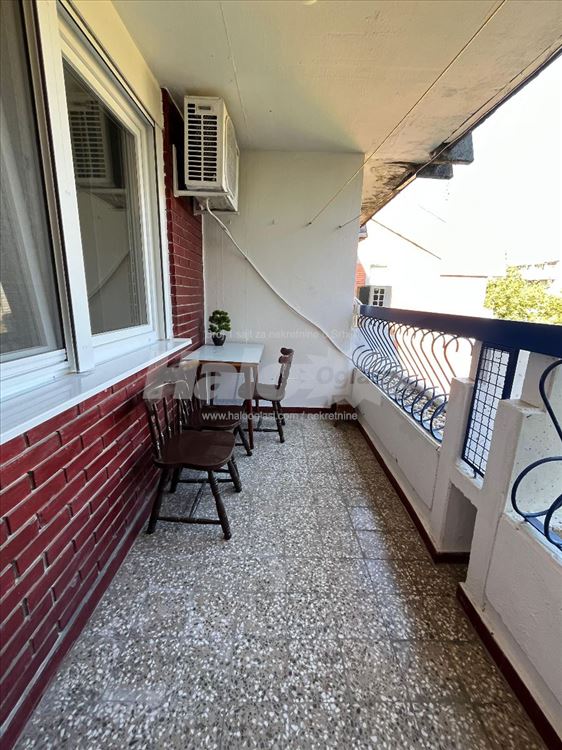 Izdaje se stan u Novom naselju , Batajnica — 6