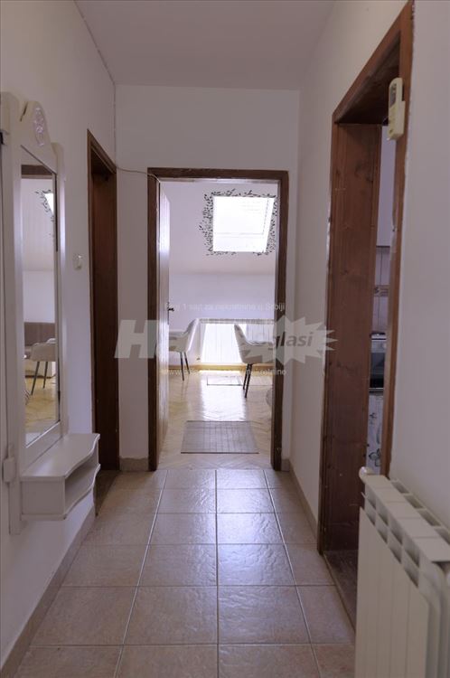 Izdaje se stan u porodičnoj kuci u Zemunu — 2