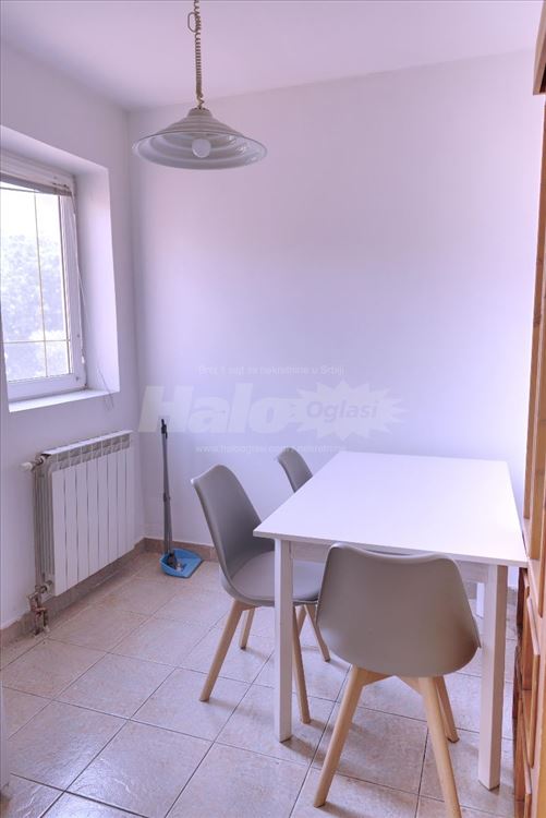 Izdaje se stan u porodičnoj kuci u Zemunu — 9