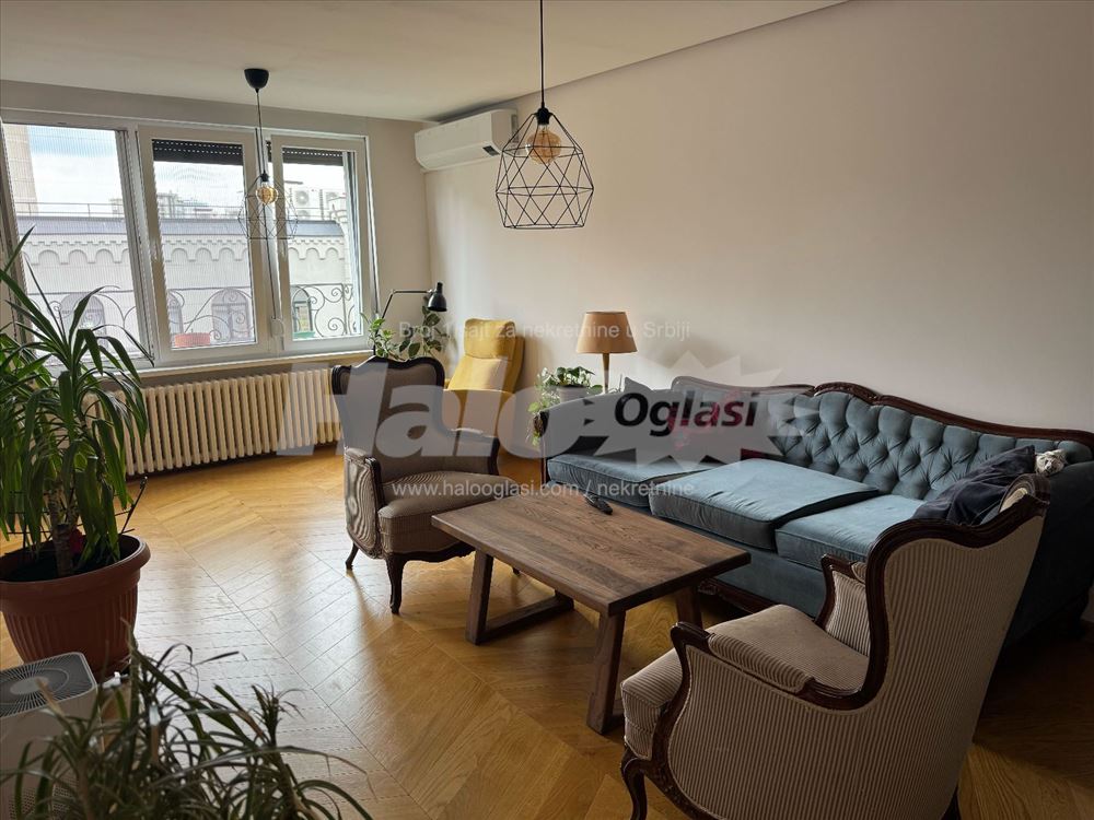 Izdaje se svetao trosoban stan od 75 m² kod Hrama — 2