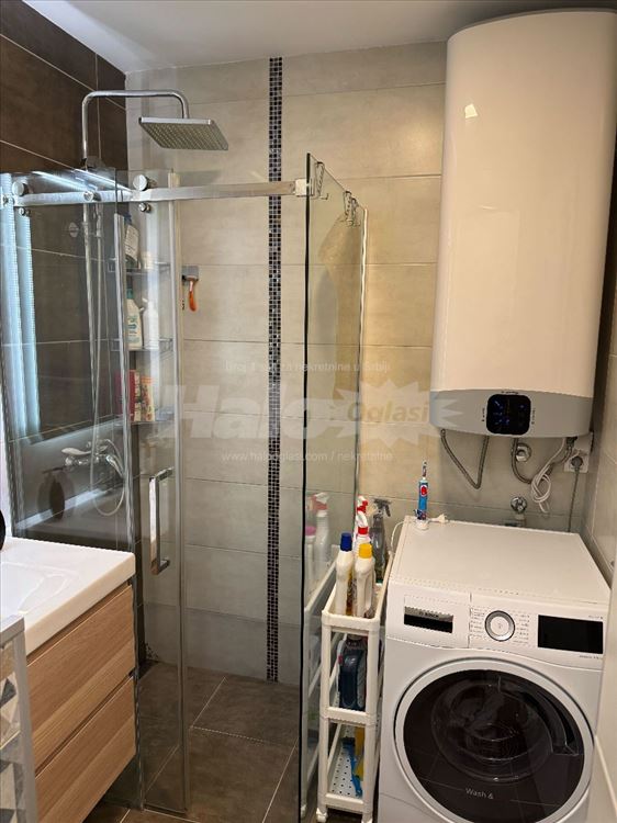 Izdaje se svetao trosoban stan od 75 m² kod Hrama — 7