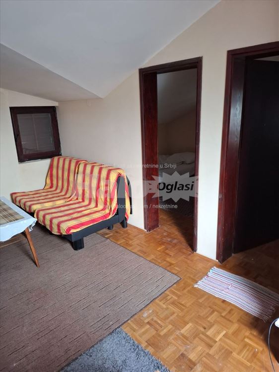 Izdaje se trosoban stan na Zvezdari kod Liona — 2