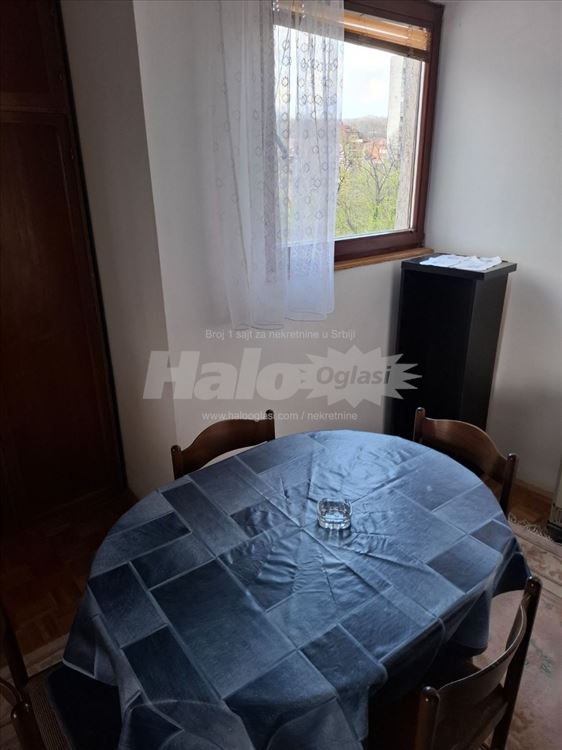 Izdaje se trosoban stan na Zvezdari kod Liona — 9