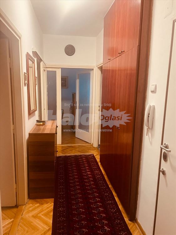 Izdaje se trosoban stan u centru Beograda, Vračar — 12