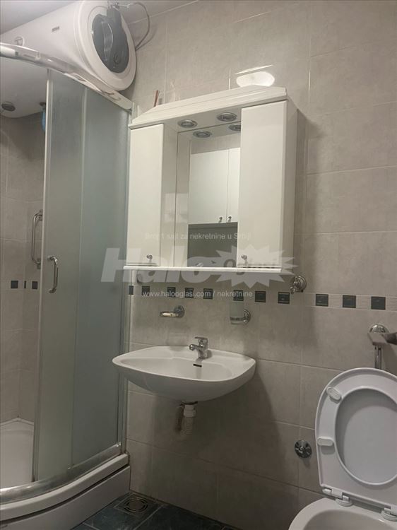 Izdaje se trosoban stan u centru Beograda, Vračar — 13