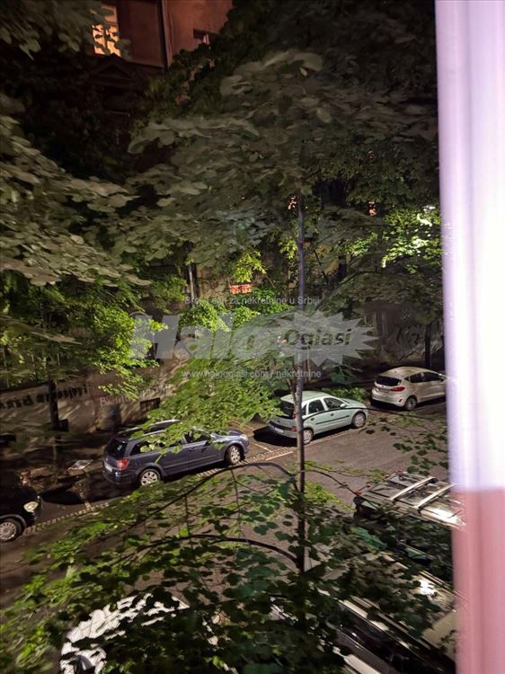 Izdaje se trosoban stan u centru Beograda, Vračar — 15