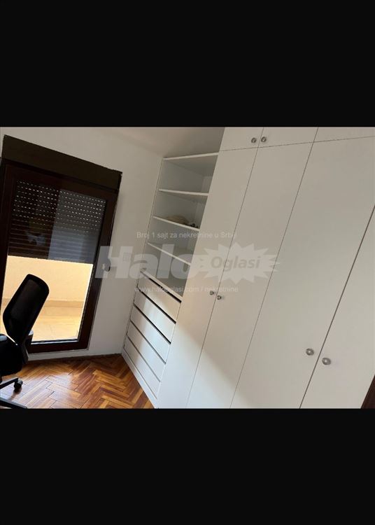 Izdaje se trosoban stan u Ignjata Joba — 5