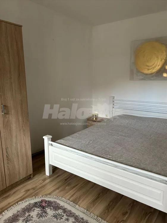 Izdaje se trosoban stan u Resniku — 2