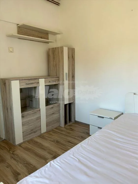 Izdaje se trosoban stan u Resniku — 5