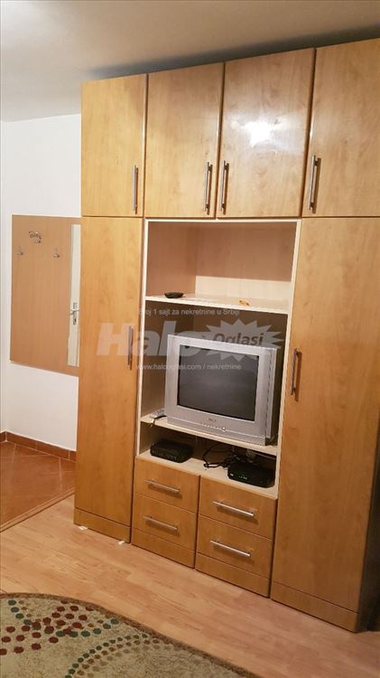 Izdajem 0,5 stan blizu Vukovog spomenika — 3