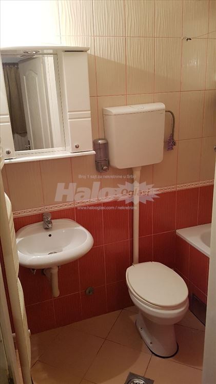 Izdajem 0,5 stan blizu Vukovog spomenika — 7