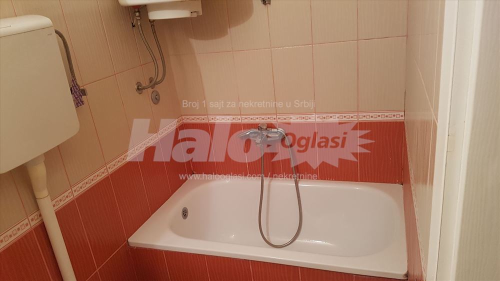 Izdajem 0,5 stan blizu Vukovog spomenika — 8